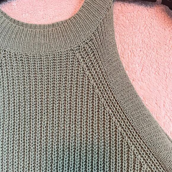 Women's Green Knit Halter Tank Size Large Fall Sleeveless Top Sage Olive - Picture 5 of 7